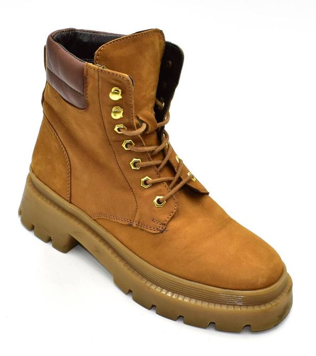 Botki z nubuku na platformie Lazamani 36