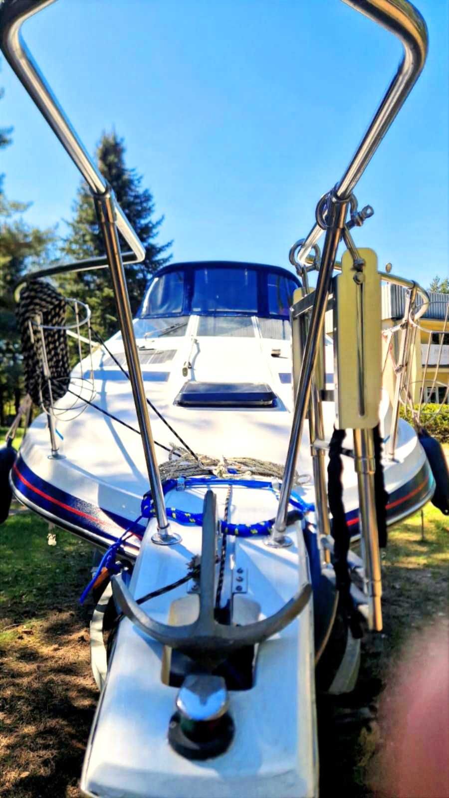Łodź motorowa jacht Bayliner 2150CT 5.8L V8 + PRZYCZEPA