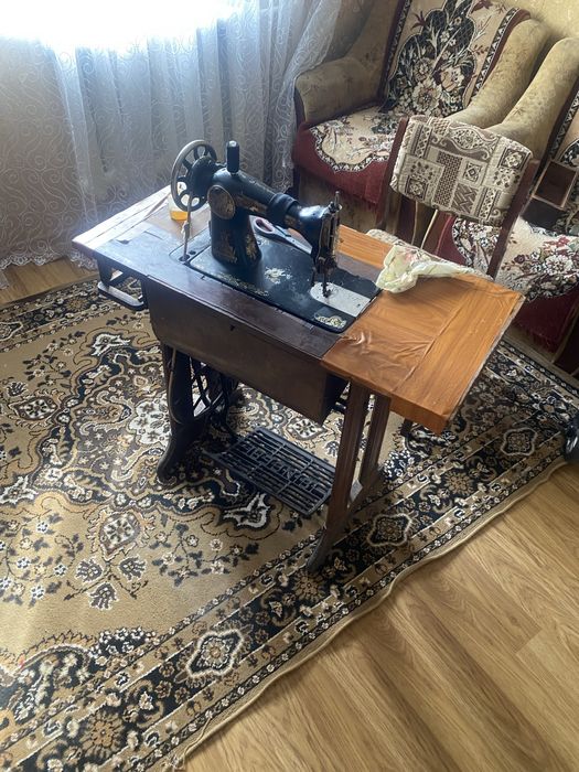 Швейна машинка в робочому стані