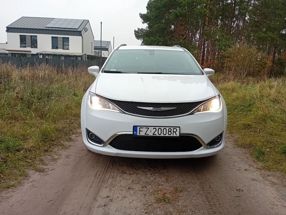 Chrysler Pacifica Chrysler Pacyfica