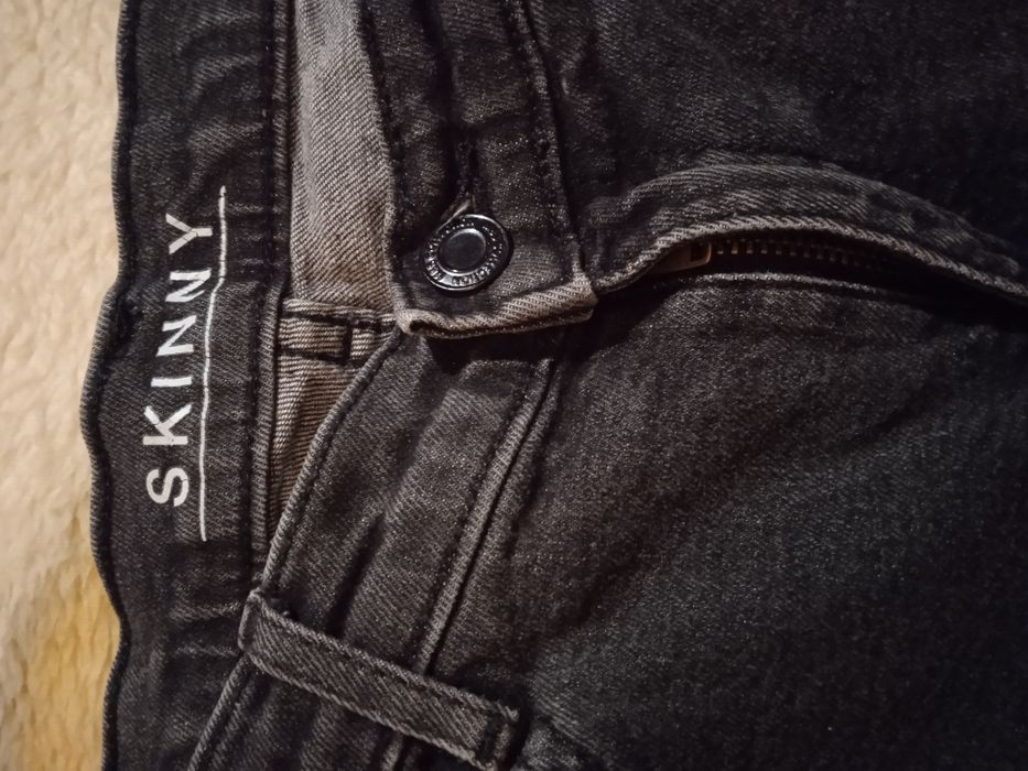 Продам джинсы женские