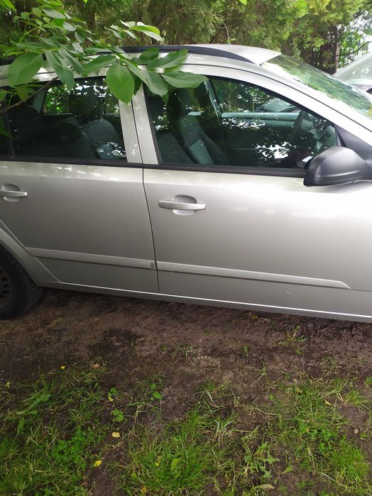 Opel Astra H kombi drzwi lewe kompletne  P T Z 157