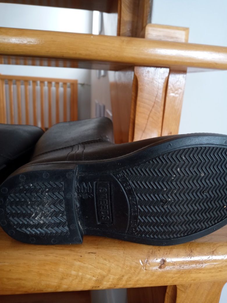 Sprzedam buty  28 dzieciece do jazdy konnej