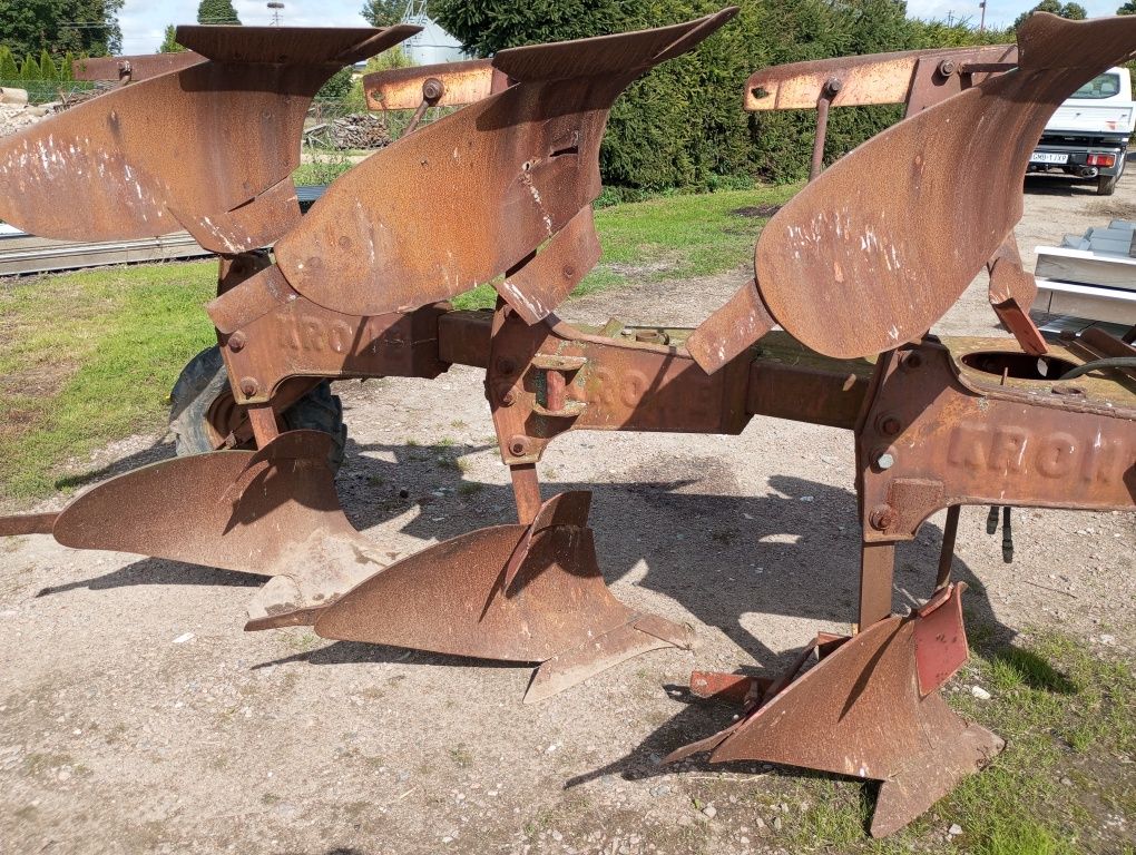 Pług obrotowy 3 skibowy Krone