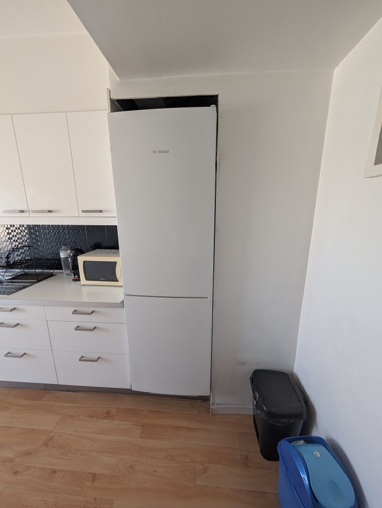 Quarto para mulher Metro Câmara de Gaia