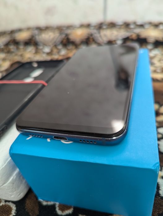 Компактний 6.15" Meizu X8 6GB 128GB Android 11 смартфон