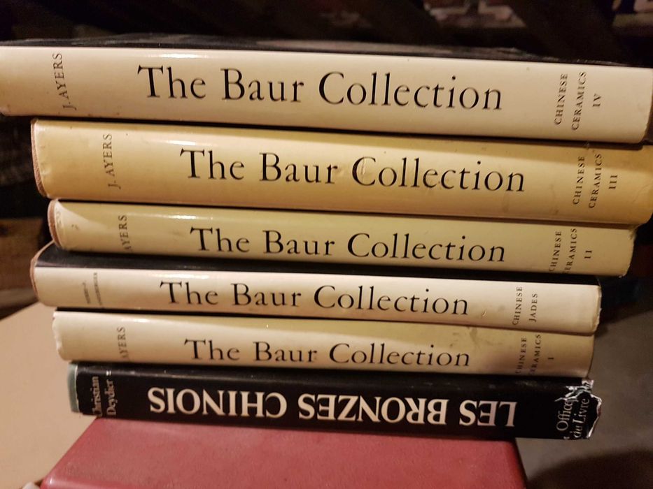 6 livros de arte e antiguidades.