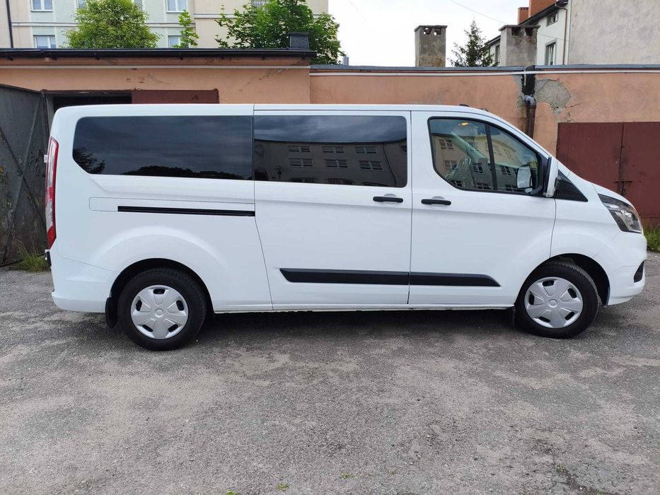 Wynajem busów 9-cio osobowych i Transport Osób
