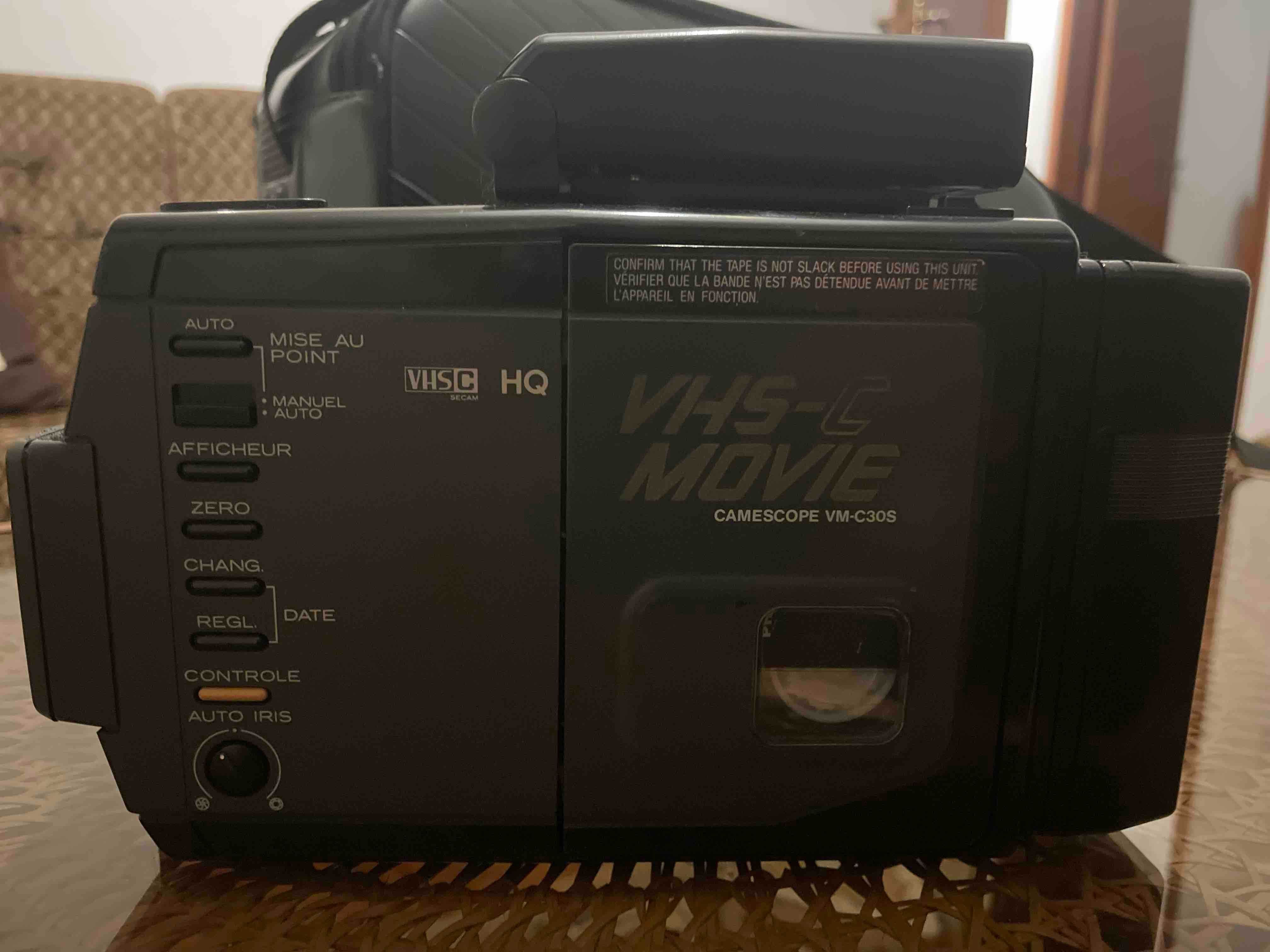 Câmara de vídeo Camcorder Hitachi VHS-C VM-C30S
