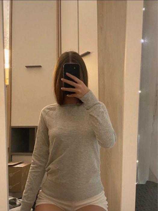 szara bluza bez kaptura