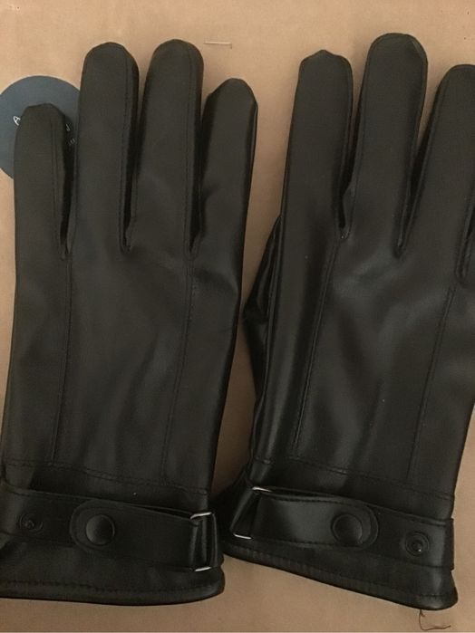 *** baixa de preco*** Luvas NOVAS