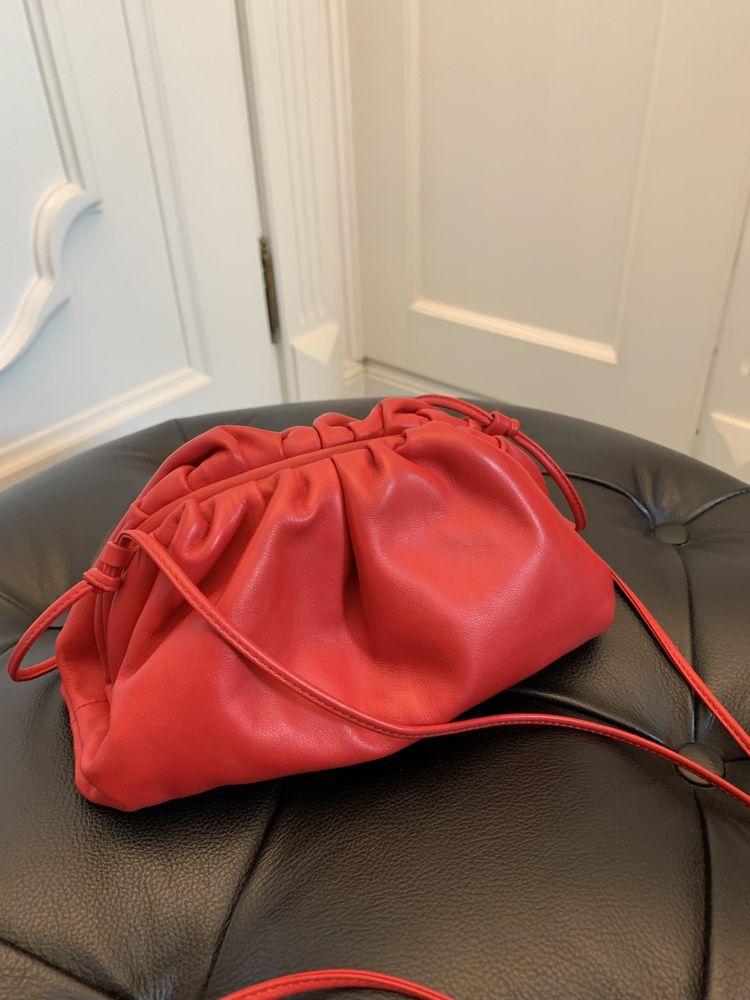 BOTTEGA VENETA Pouch Mini ,piękna torebka , skóra