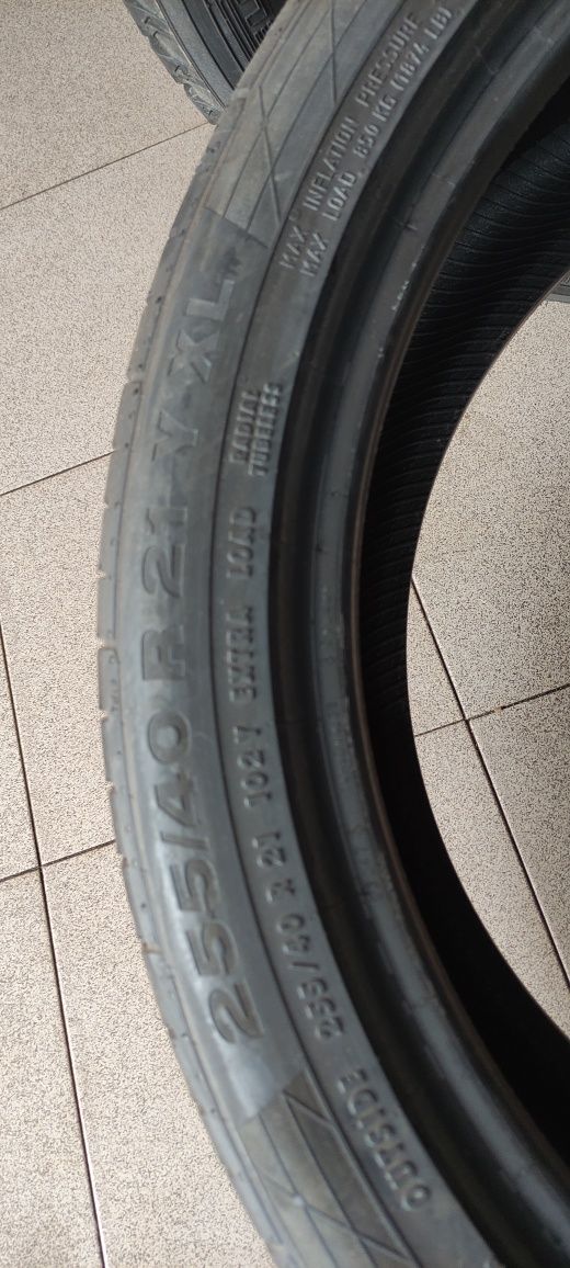 Pneus 255/40/21 novos e semi novos