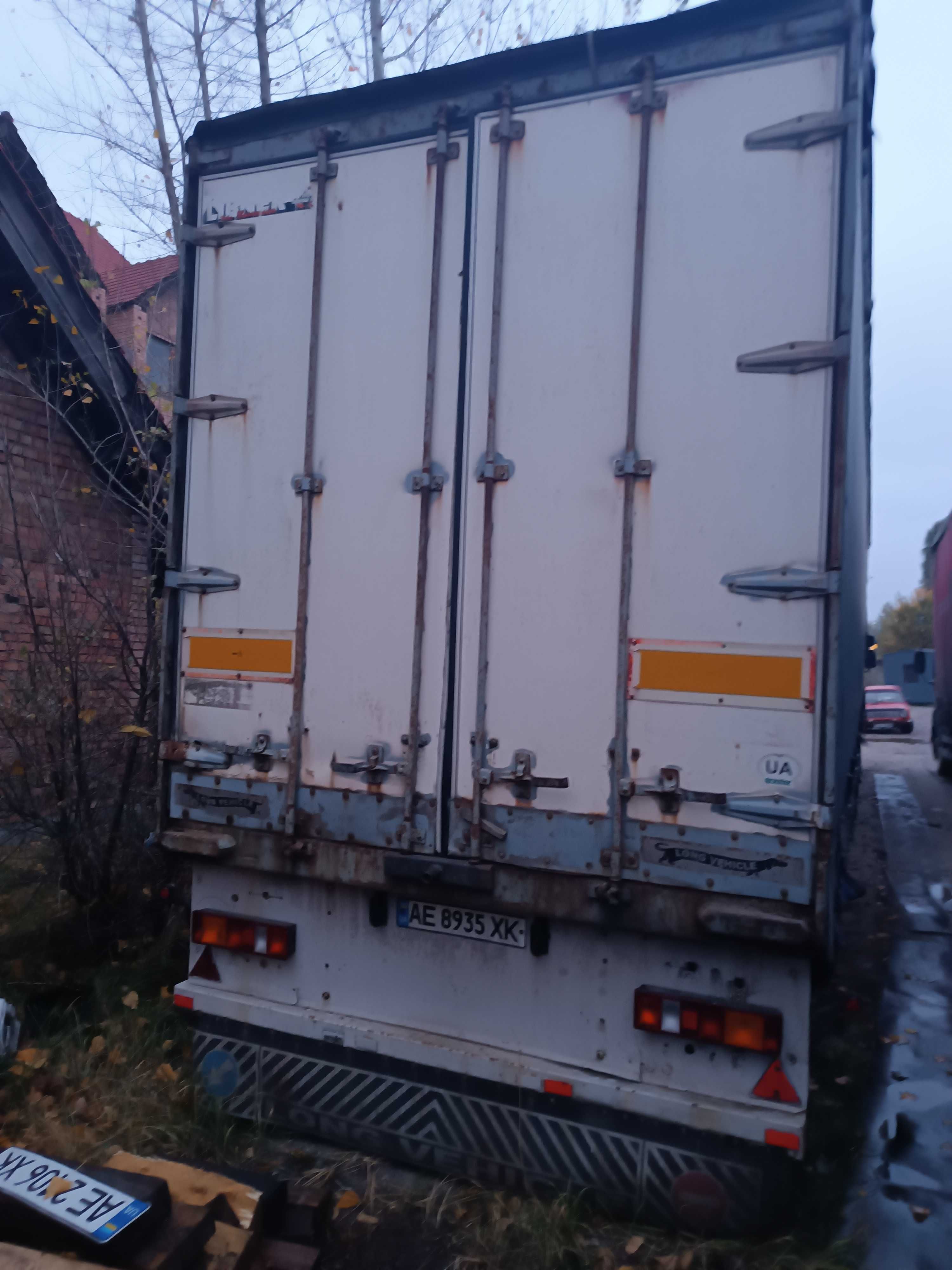 Продаю напівпричіп Robuste Caiser s 380 штора.