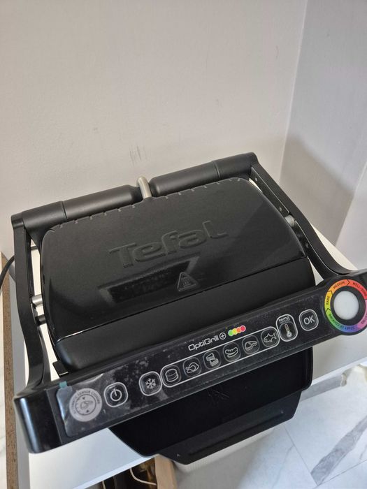 Grill elektryczny TEFAL GC7128 OptiGrill+ z automatycznymi programami