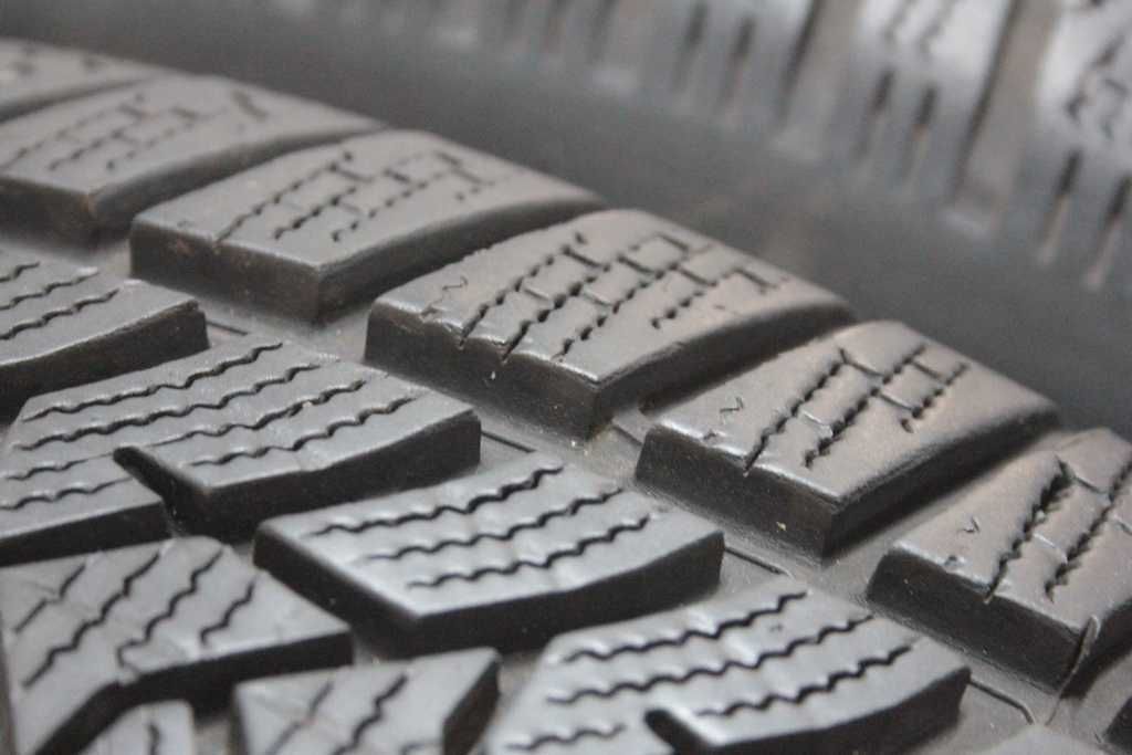 215/65/16 Dunlop Wintre Sport 5 215/65 R16 98H