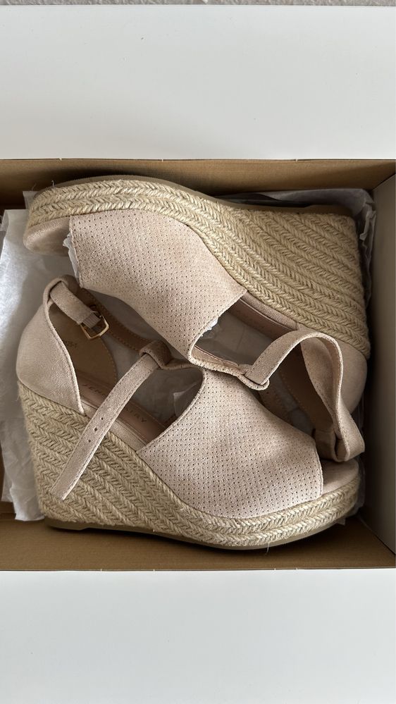 Sandały/ espadryle na koturnie rozm. 39/ boho