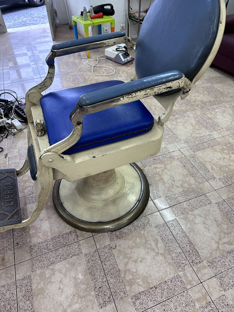 Cadeira de barbeiro antiga BAIXA DE PREÇO