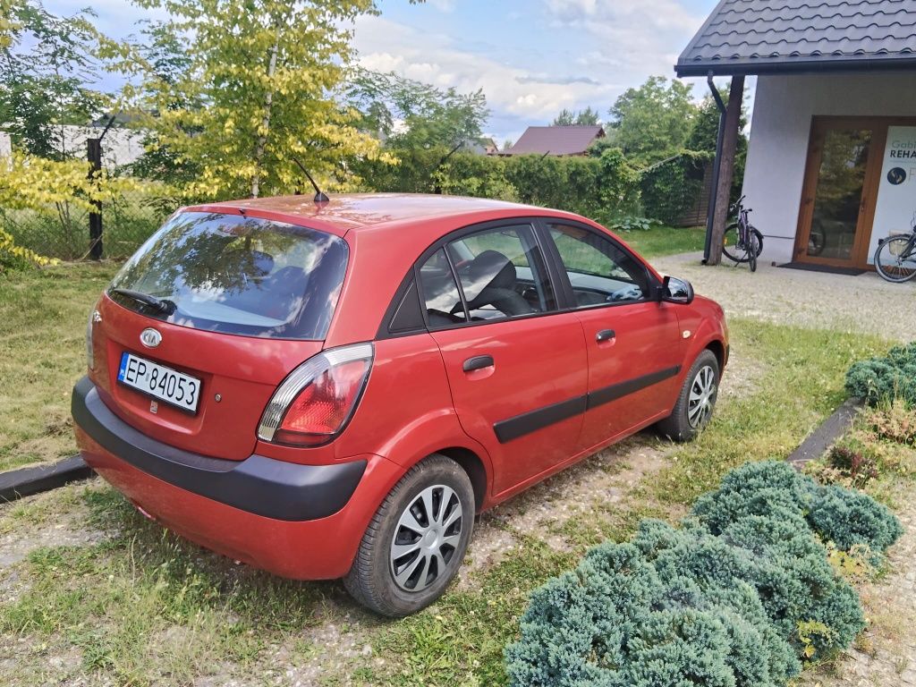 Kia Rio 1.4 MPI Yaris Hyundai i 10 20