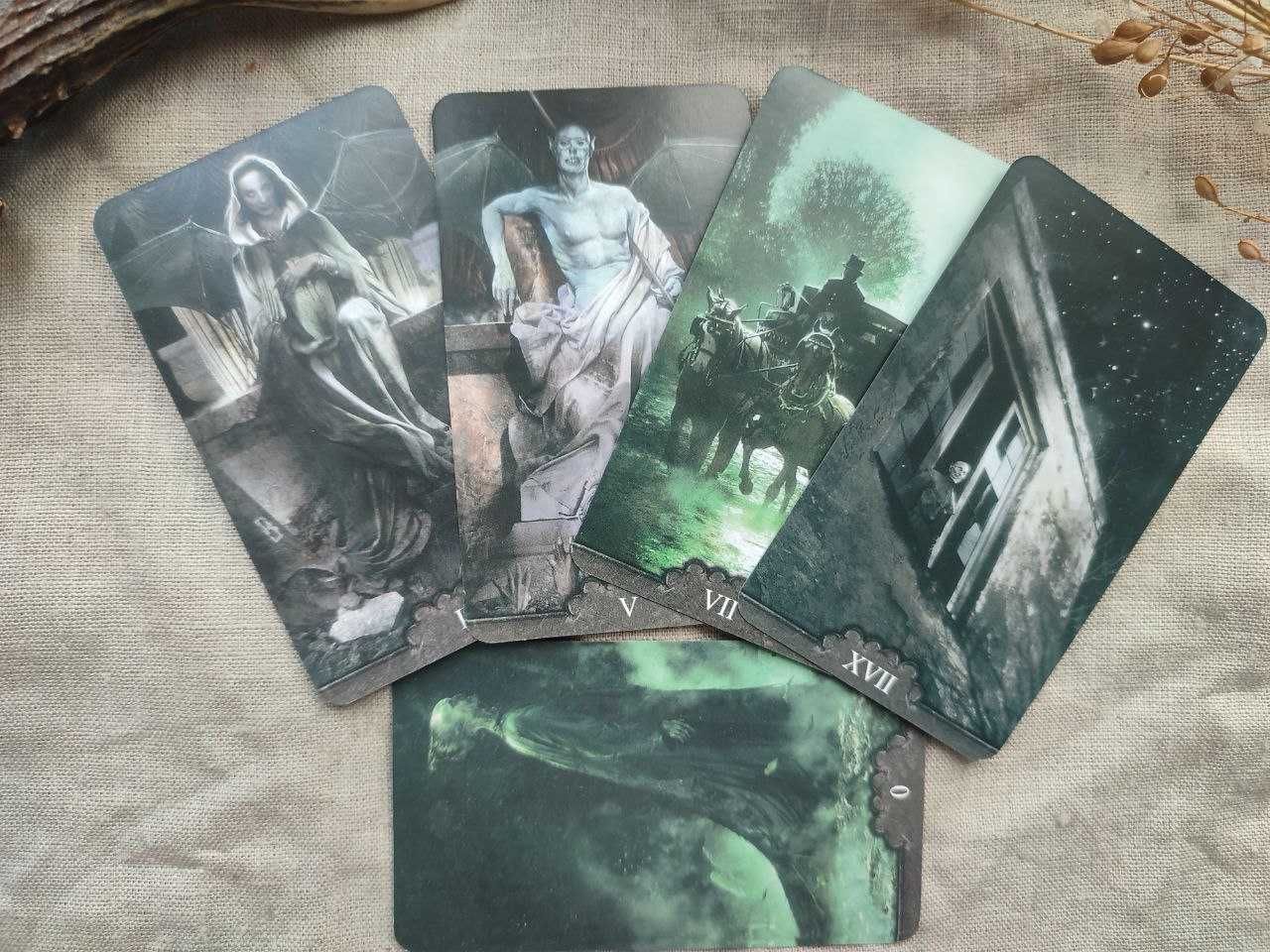 Гадальні карти таро вампірів tarot v deck колода карт вампірське таро