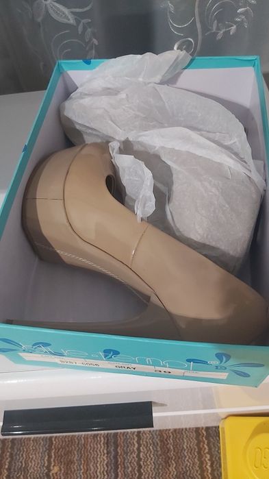 Туфлі жіночі на підборах