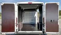 Peugeot Boxer L2H2 zabudowa busa, przestrzeń ładunkowa