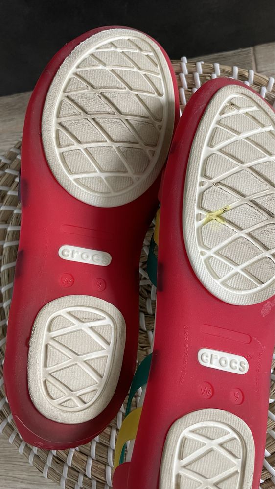 Crocs baleriny Huarache Flat Multi/Geranium W9 39/40