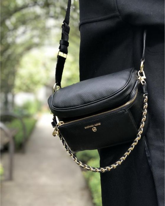Чорна шкіряна кожаная сумка сумочка бананка Michael Kors