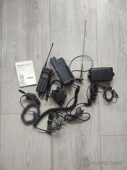 Telefon z zestawem głosnomówiącym  MAXON 450i