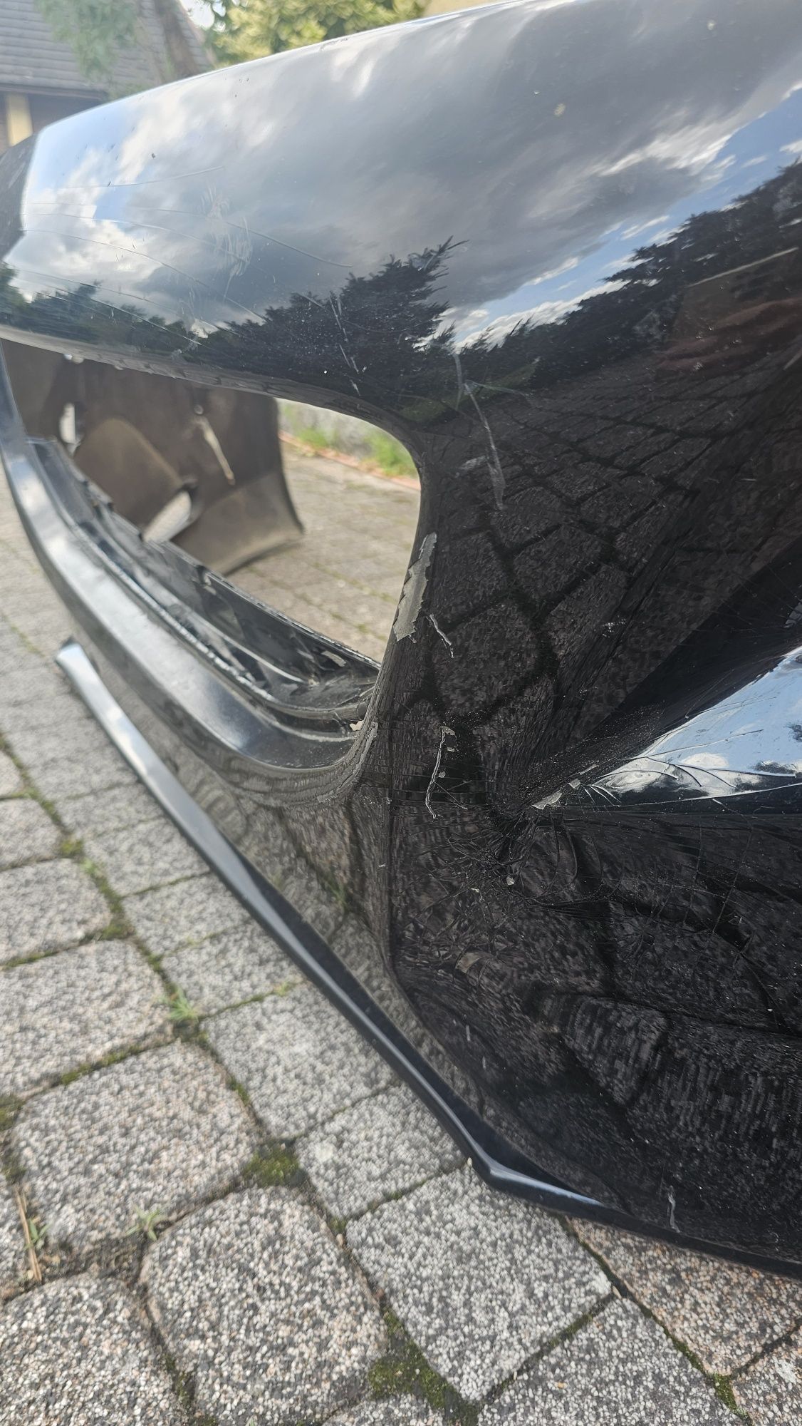 Zderzak i grill r design z osłoną na radar volvo v40 d3 II 2013