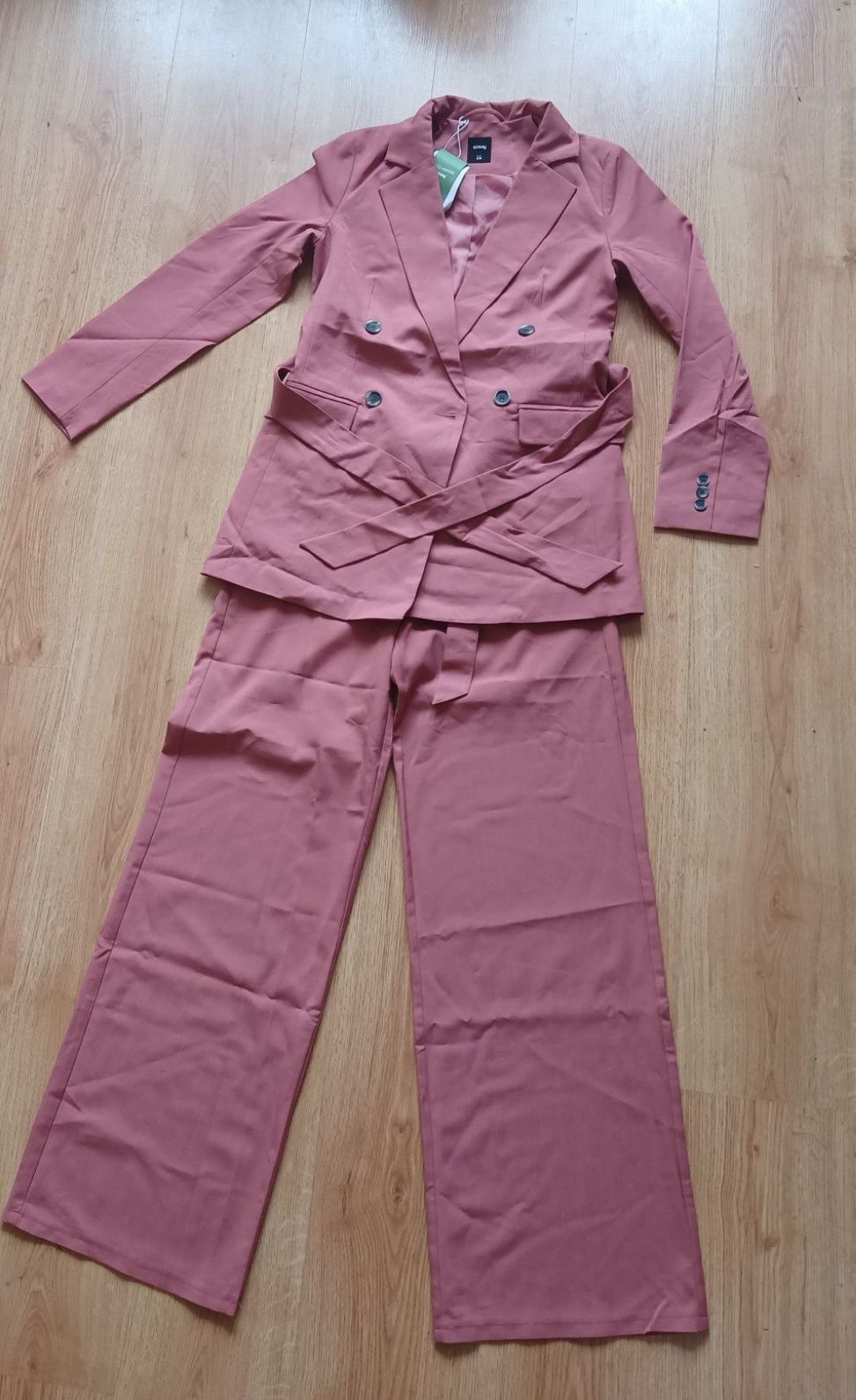 Koralowy zestaw elegancki garnitur m/38