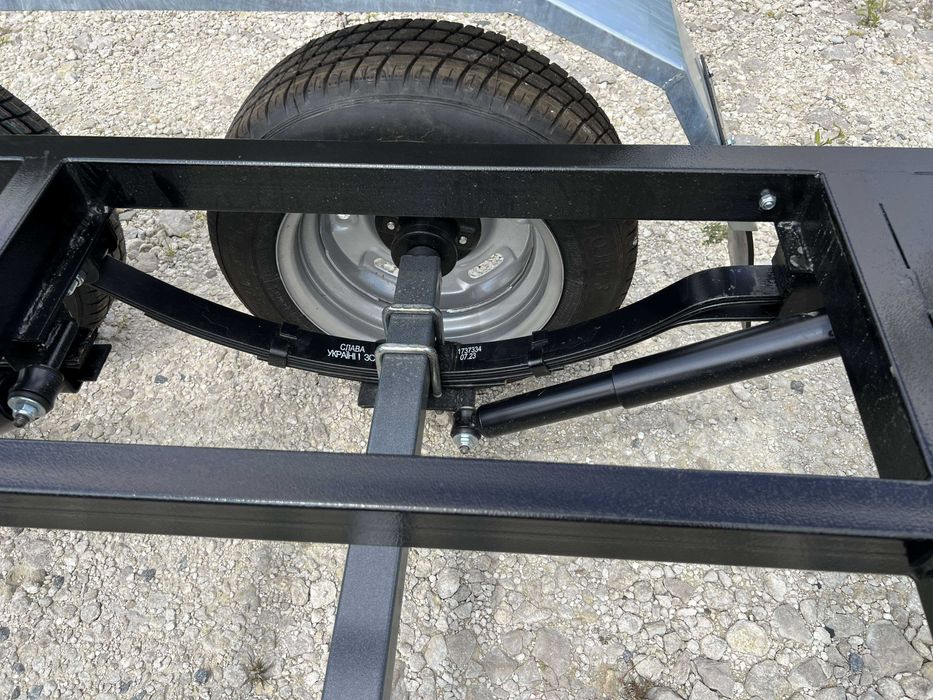 Прицеп для генератора двохвісний без гальм з опорами.