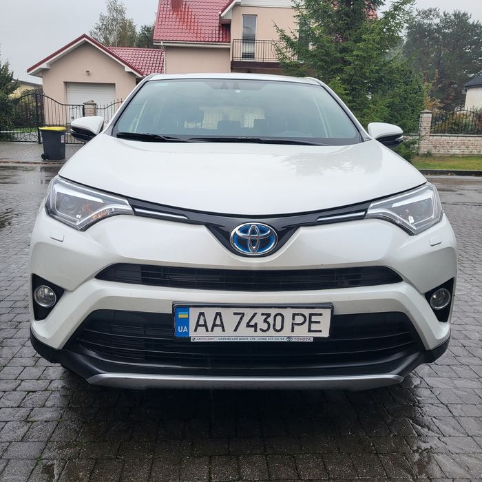 Toyota Rav4 Hybrid 2016 2,5л