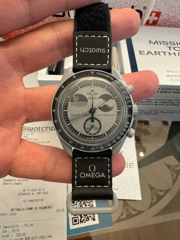 Omega & Swatch Swatch x Omega Moonswatch Mission to Earthphase