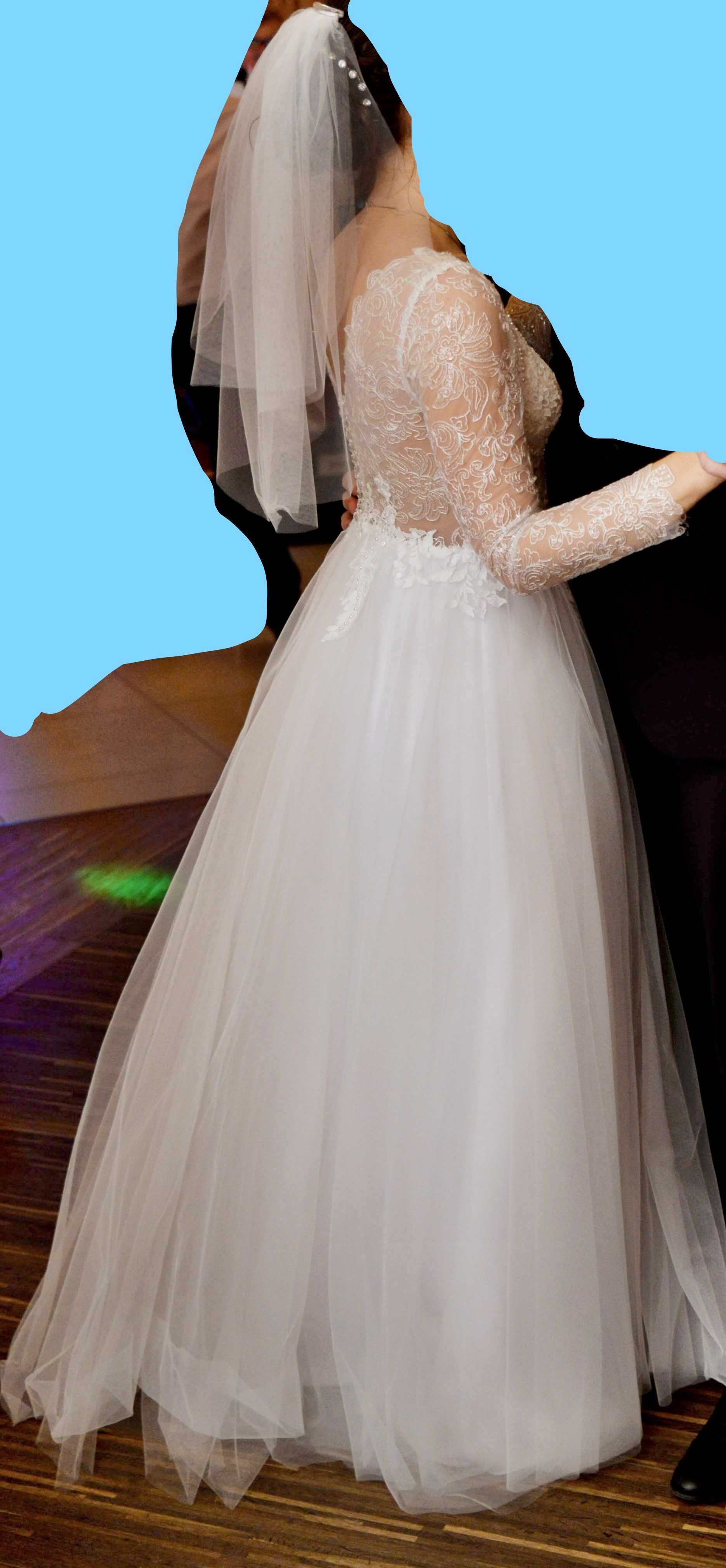 Piękna Suknia Ślubna z długimi rękawkami