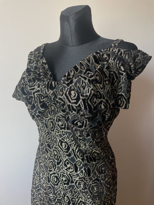 Suknia wieczorowa szyta ręcznie