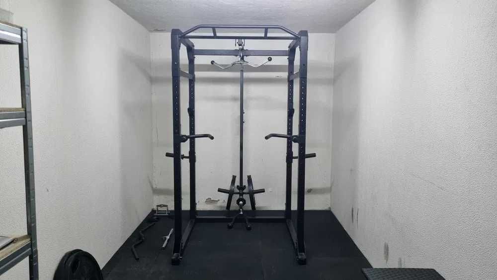 Power Rack (estrutura + máquina de cabos)
