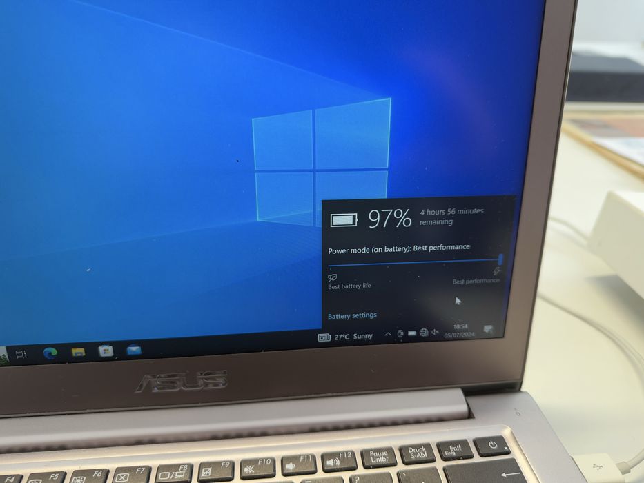 ASUS 13” 12GB I7 2.50 GHZ 256GB SSD