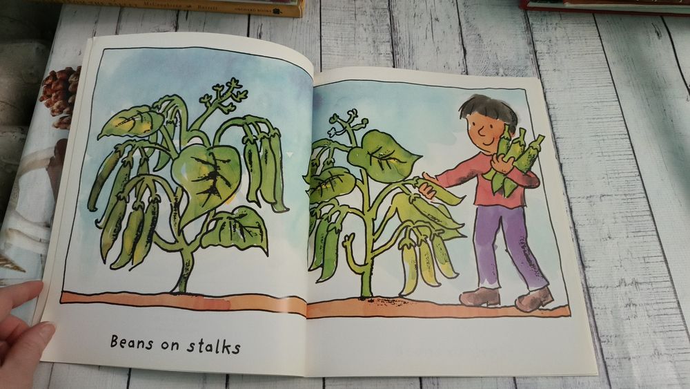 Дитяча книга англійською Beans on Toast Paul Dowling