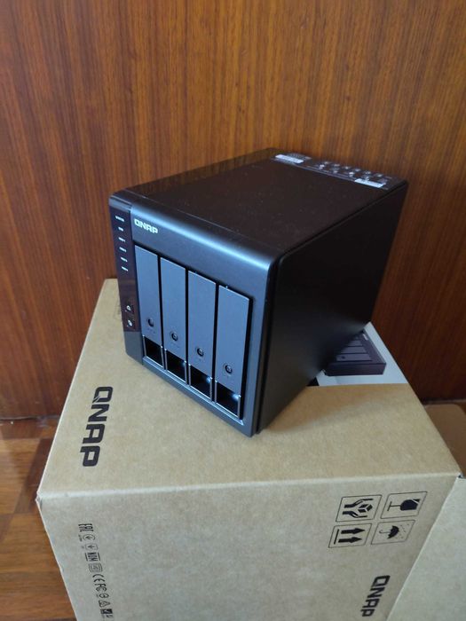 NAS Qnap TR-004 - Estrutura de Expansão RAID de 4 baias