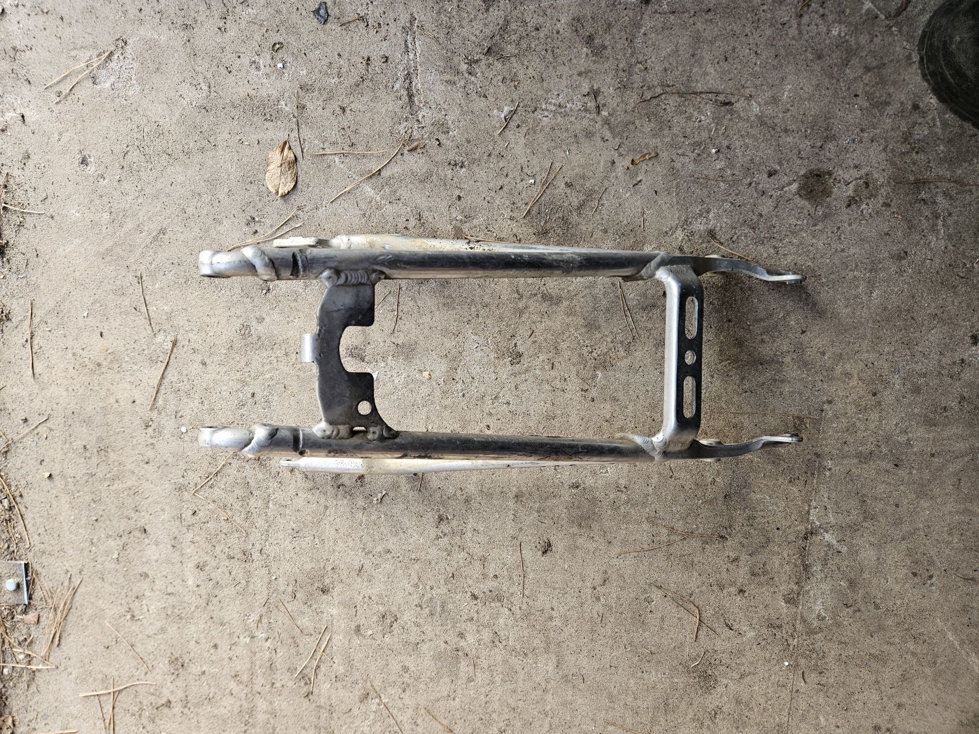Subframe rama Honda CRF 250 09r, stelaż tył zadupek dwa wydechy