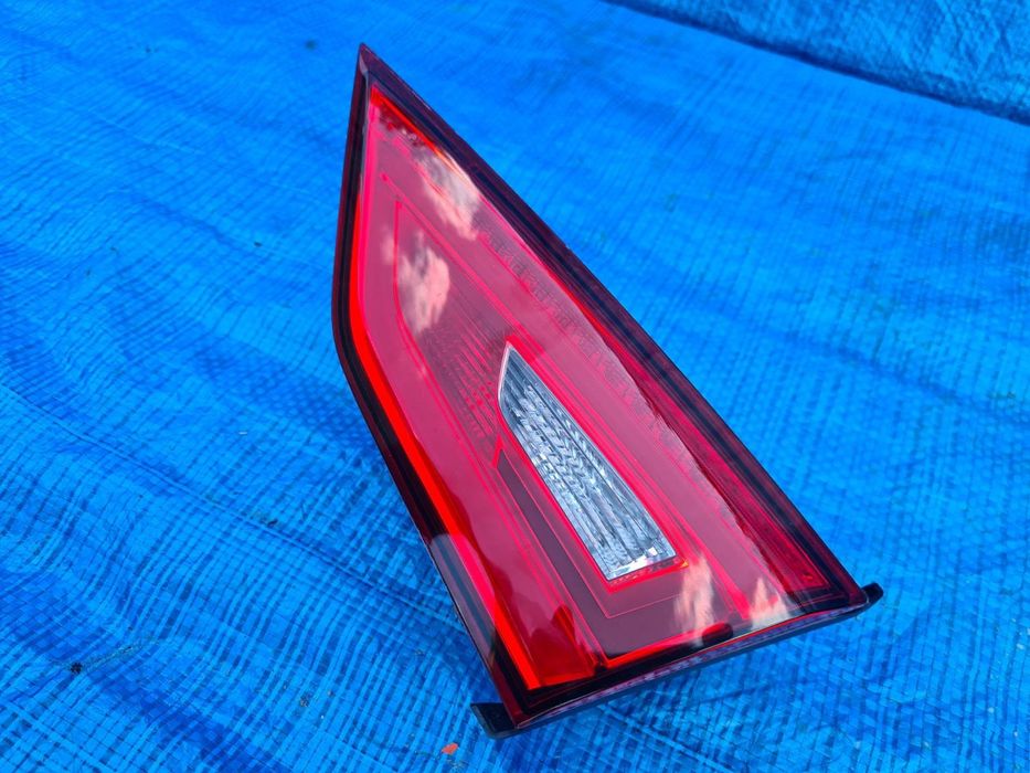 LAMPA prawa tylna LED USA w klapę AUDI A3 S3 8V 8V5 sedan