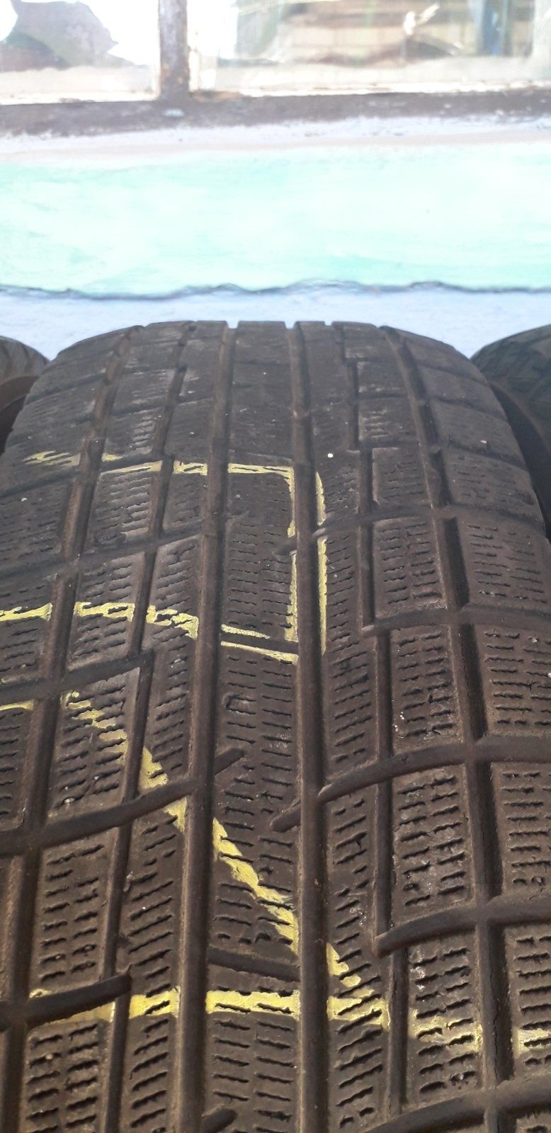 Продам шини Yokohama 215/65R16