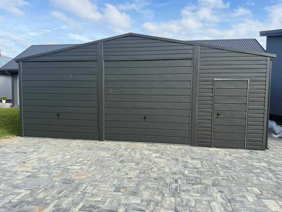 Garaż blaszany dwustanowiskowy 8x6 dwuspadowy, Bramy uchylne, Grafit