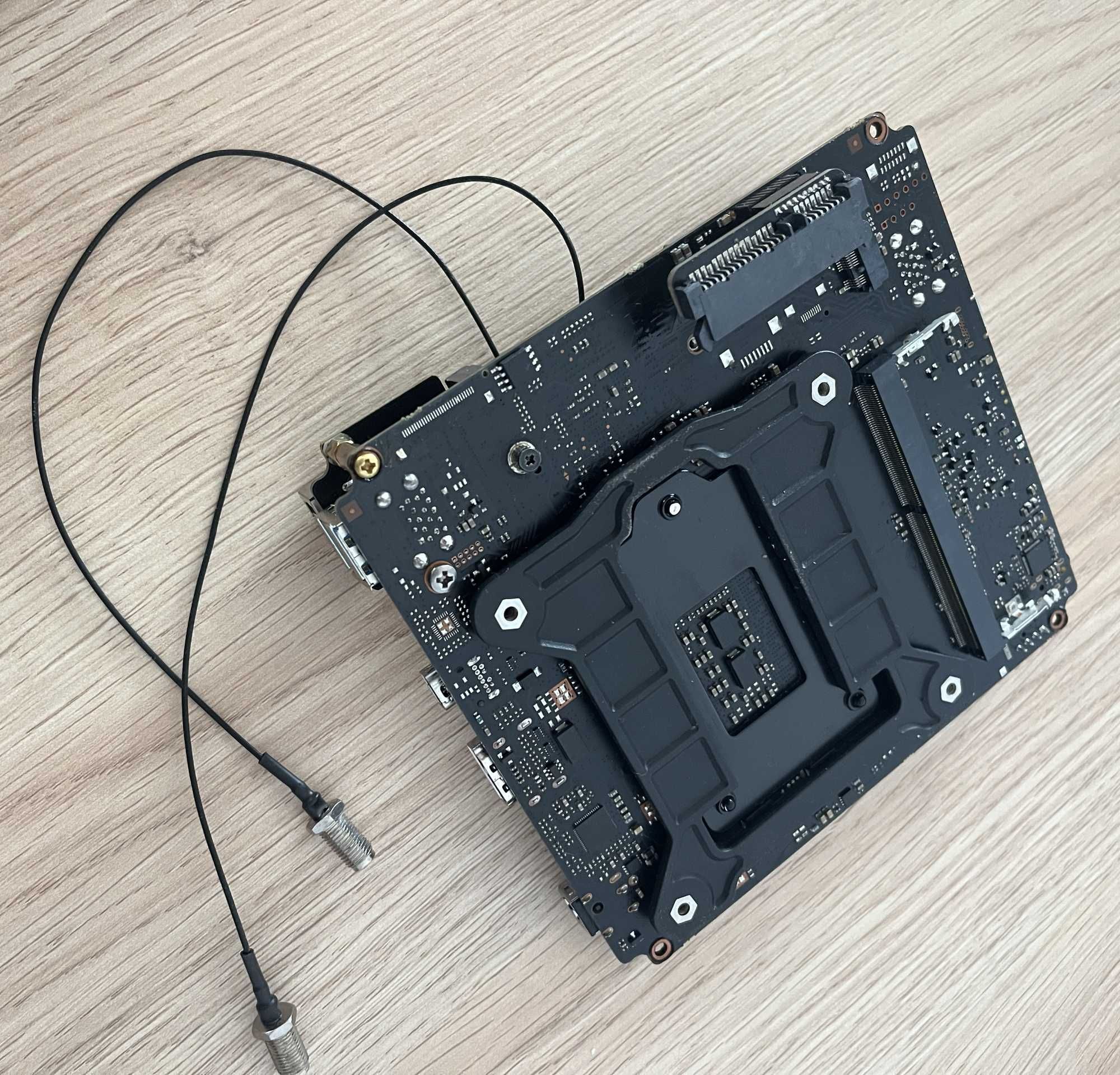 mini PC komputer S200H Intel i9 8950hk sprawny lub na czesci