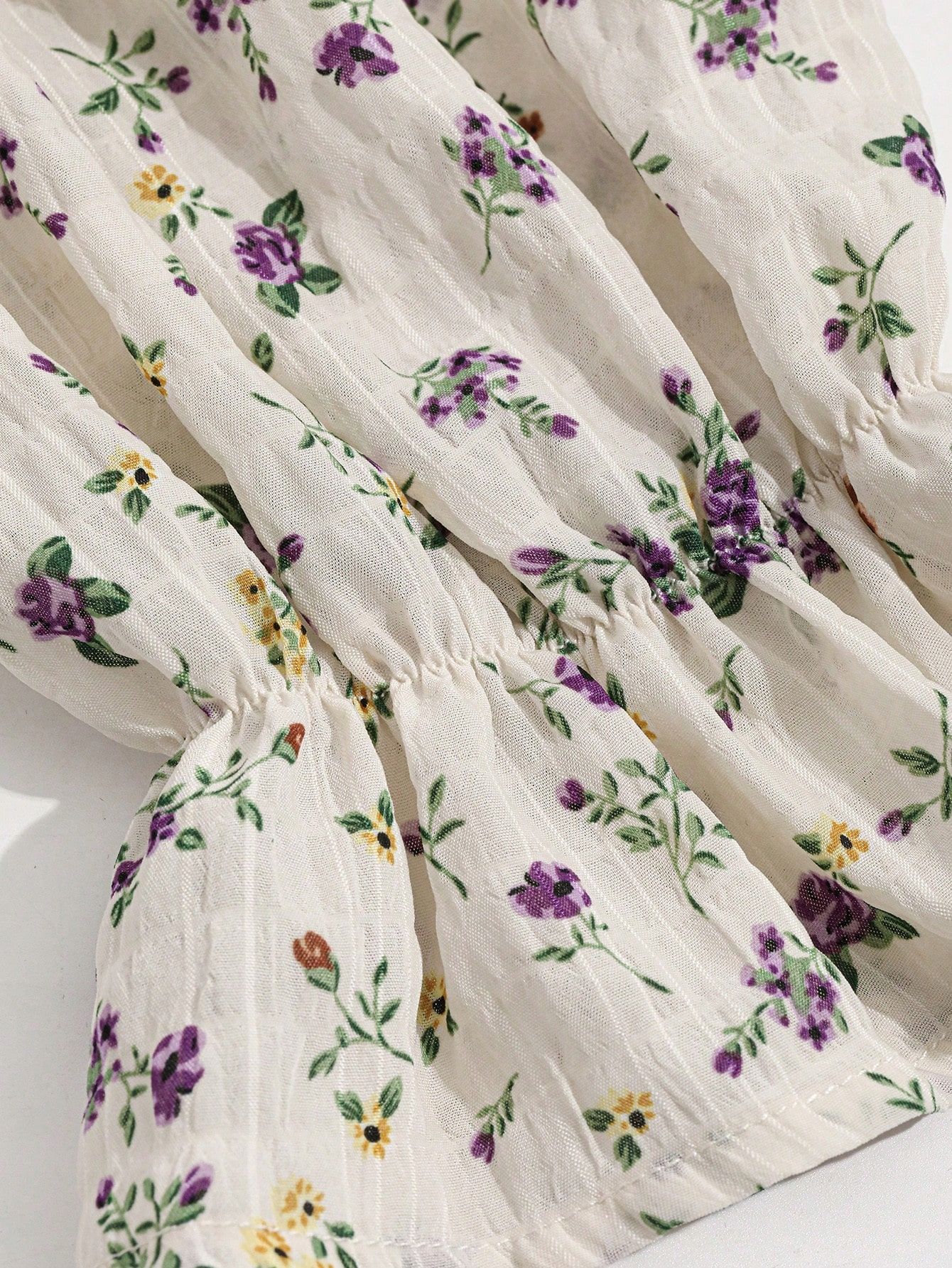 Bluzka W Kwiaty Peplum Boho Z Wiązanym Dekoltem Beżowa Casual Dazy M
