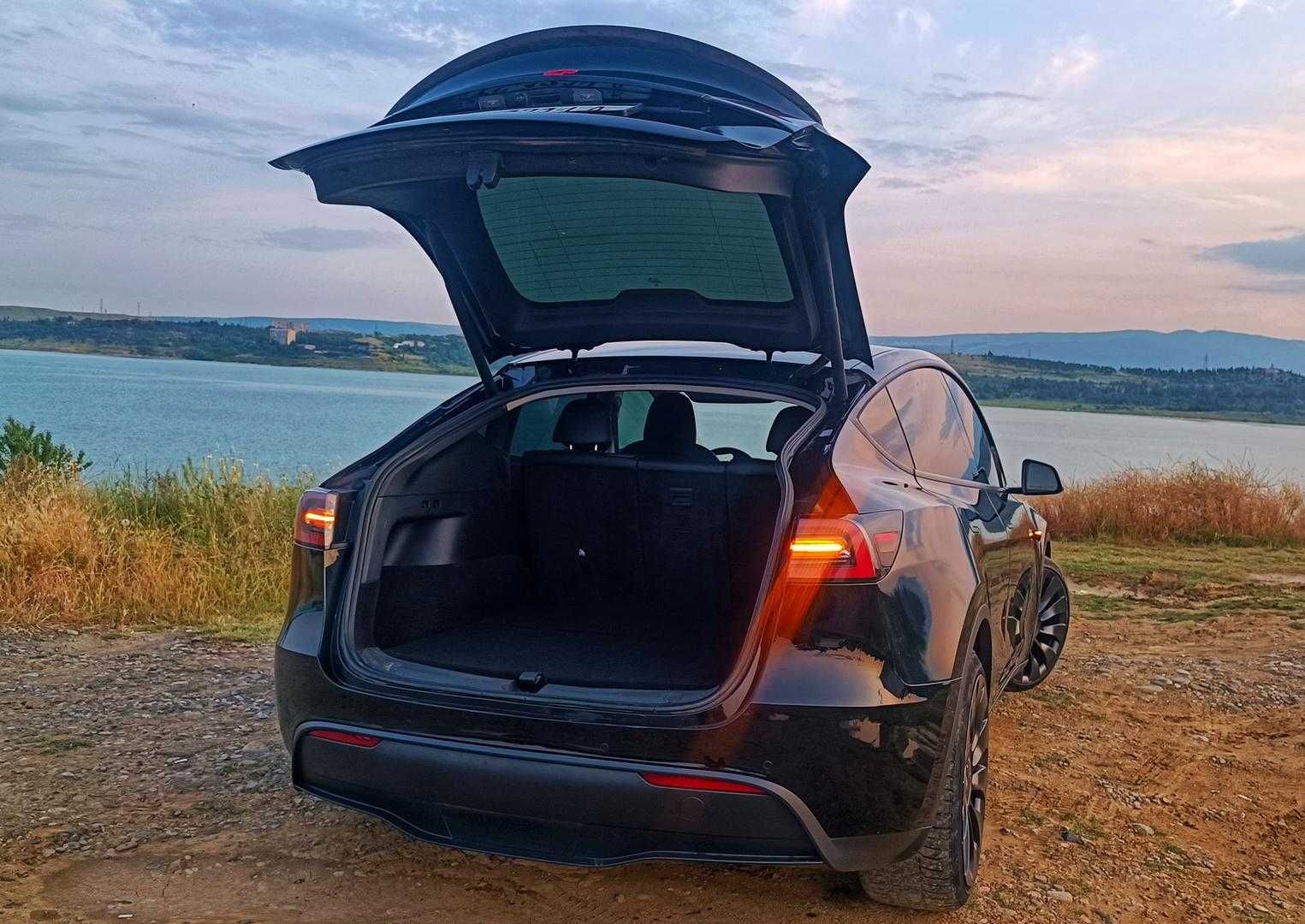 Tesla Model Y 2022
I покоління  Long Range 82 kWh Dual Motor  AWD