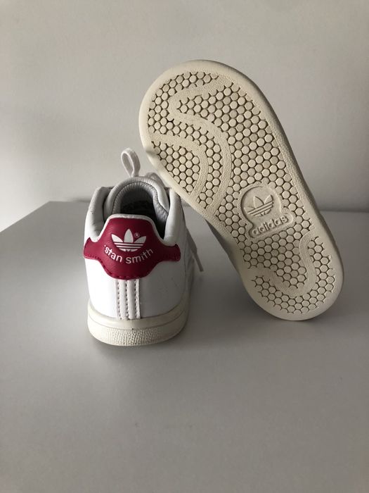 Ténis Adidas Stan Smith, menina, tamanho 22.