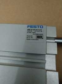 Siłownik prowadzący Festo DFM-20-200-B-P-A-KF 532316 pmax. 10bar