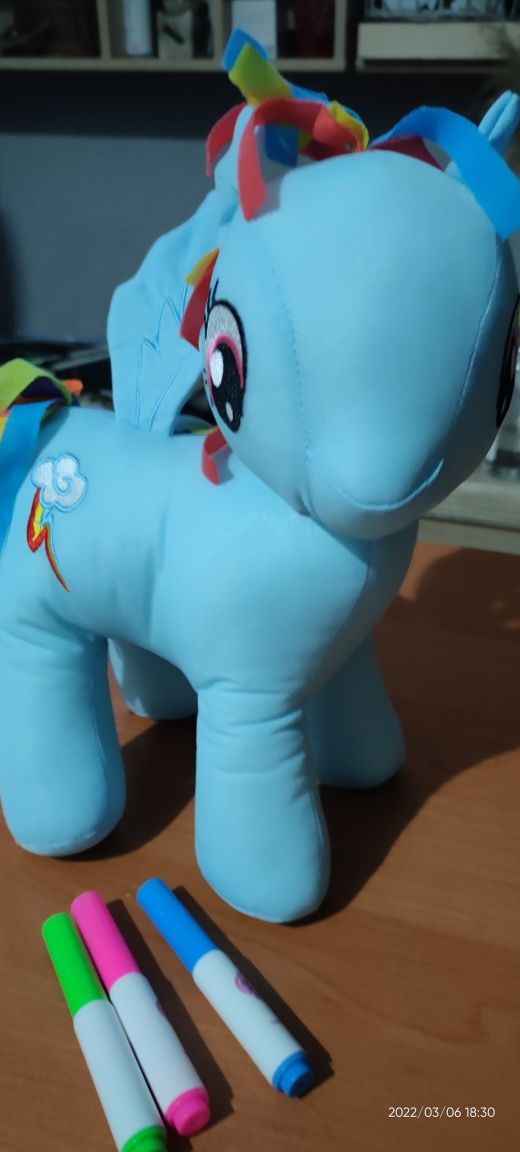 Rainbow Dash z my little pony z  pisakami